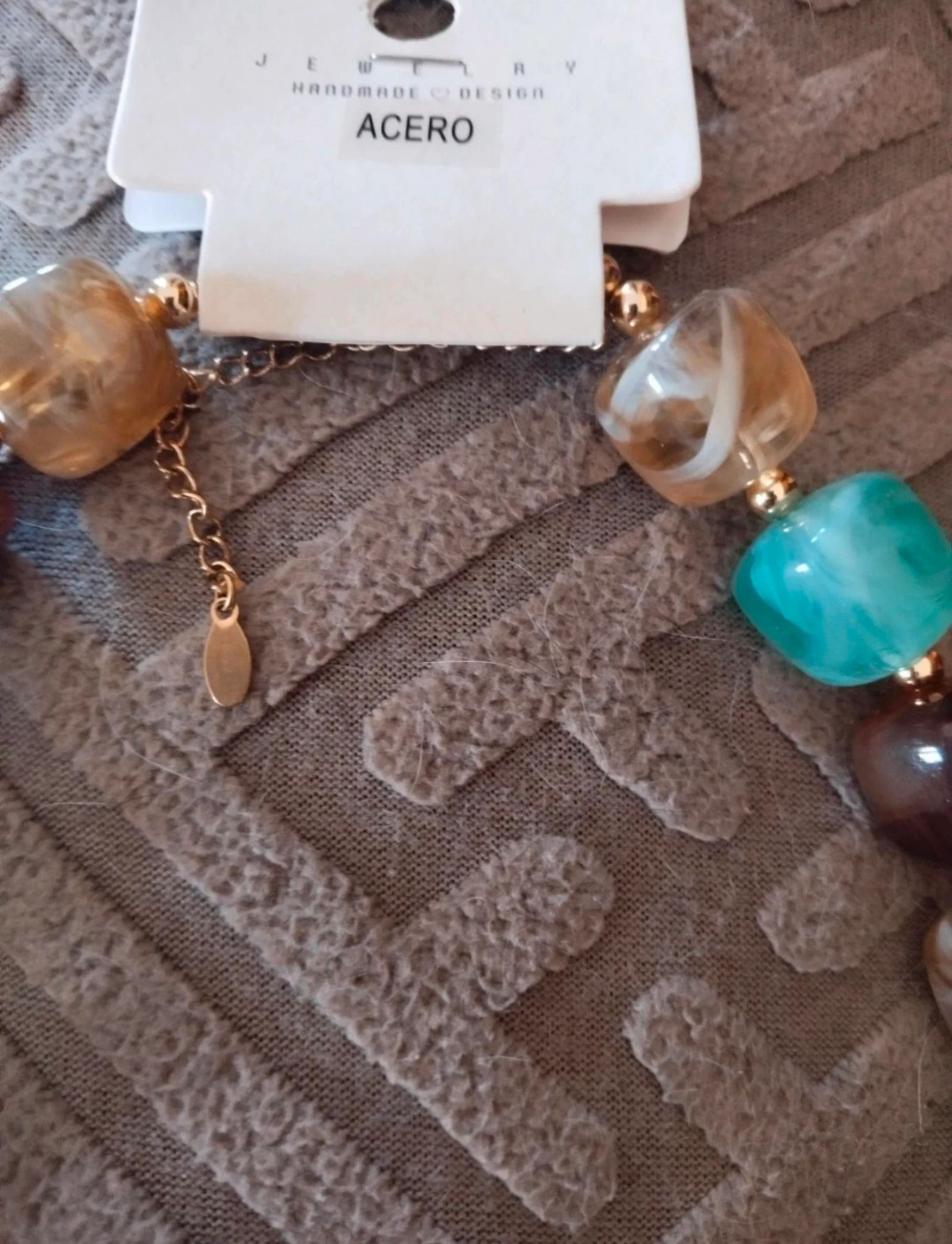 Collar con cuentas irregulares en turquesa y tonos tierra  – photo 3